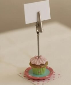 حامل بطاقات على شكل كب كيك